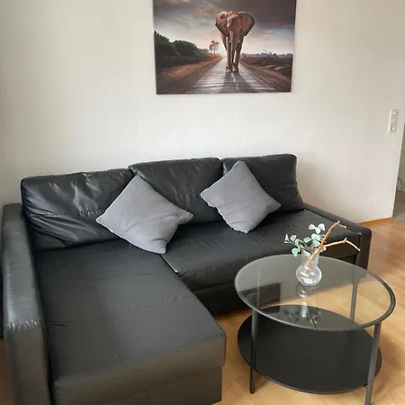 Sonniges Apartment, W-lan, Parkplatz, Autobahnnah, S-bahn , Messe אולם