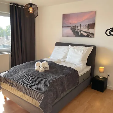 Sonniges Apartment, W-lan, Parkplatz, Autobahnnah, S-bahn , Messe אולם