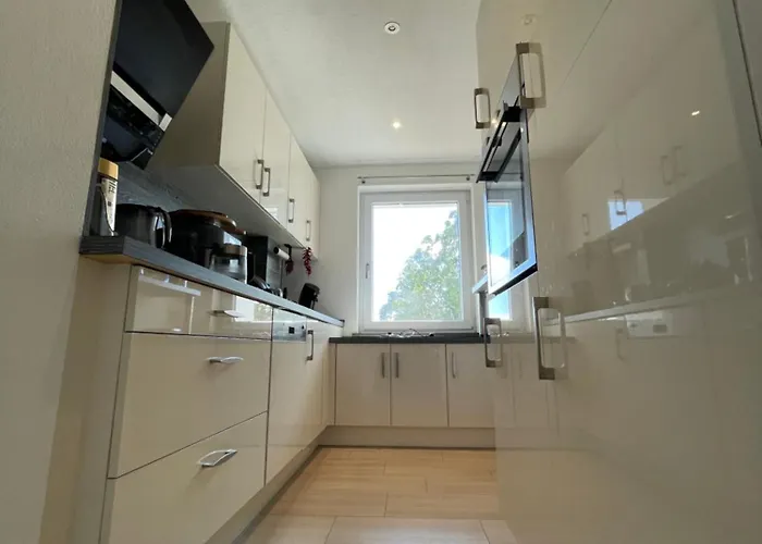 Daire Sonniges Apartment, W-lan, Parkplatz, Autobahnnah, S-bahn , Messe *