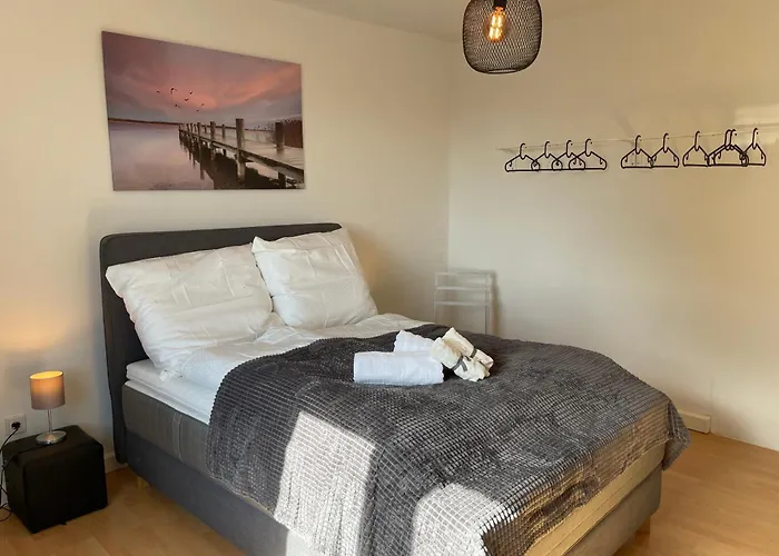 Daire Sonniges Apartment, W-lan, Parkplatz, Autobahnnah, S-bahn , Messe *